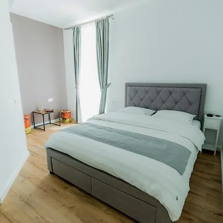 Catharsis House - Self Check In And Self Checkout Hotel Oradea Exterior photo